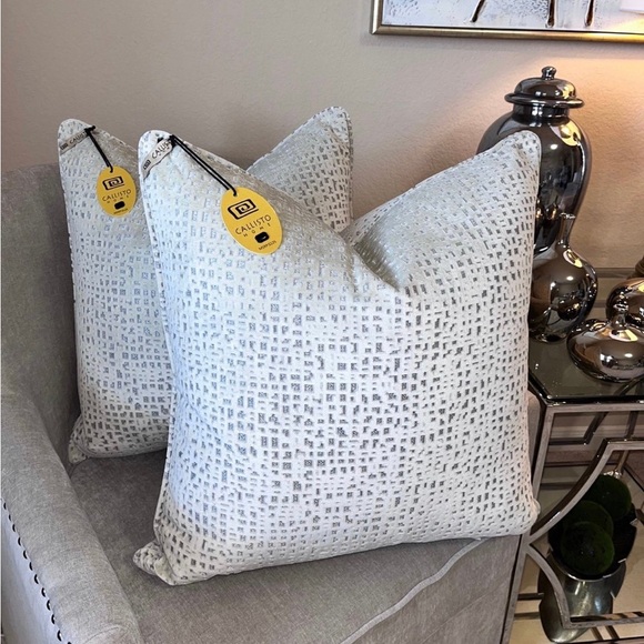 1-NWT CALLISTO HOME DECORATIVE PILLOW (please read description for details) - Picture 3 of 14